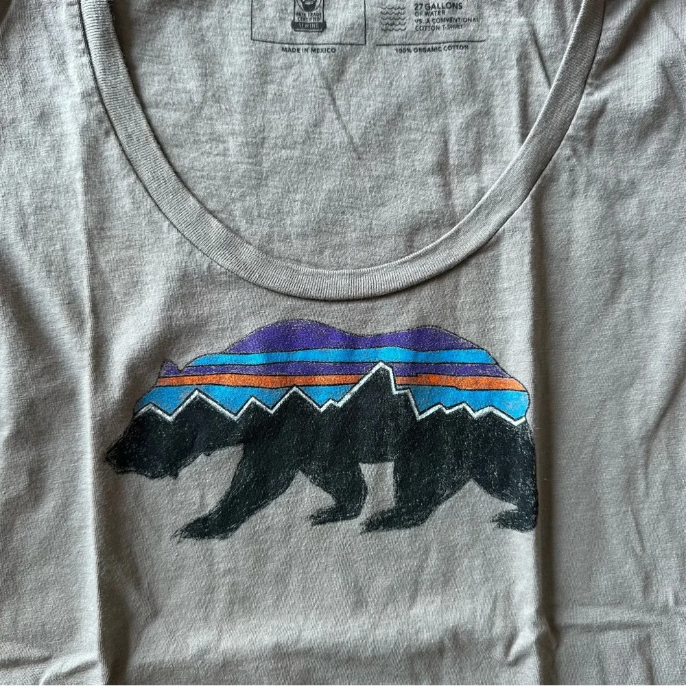 PATAGONIA - SHORT SLEEVE T-SHIRT - SIZE SMALL - WORN ONCE - Picture 3 of 5